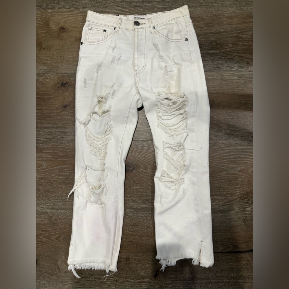 One Teaspoon White relaxed fit, low waisted distressed/ripped Jeans